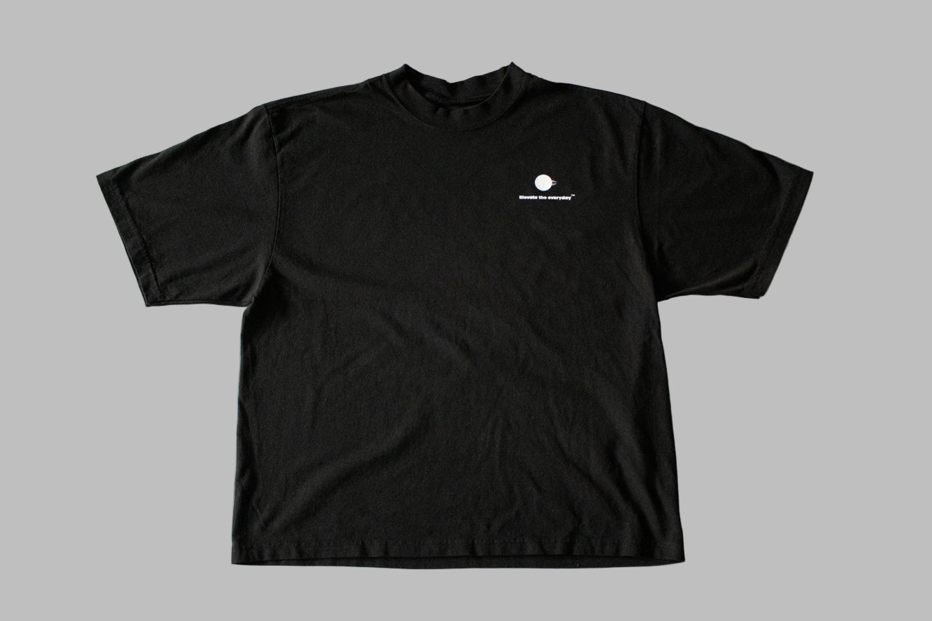 Black
Garment dye drop shoulder
oversized
Front view